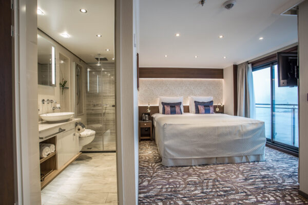 VIVA MOMENTS_Cabin Balcony Suite (SUD) (3)