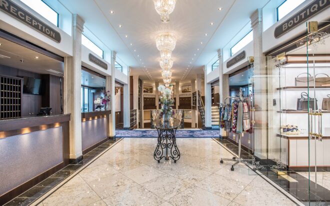 VIVA MOMENTS_Lobby (3)