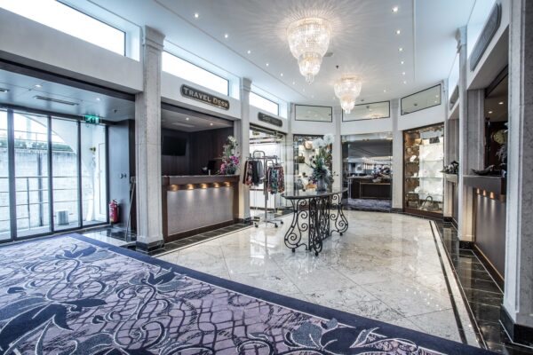 VIVA MOMENTS_Lobby (5)